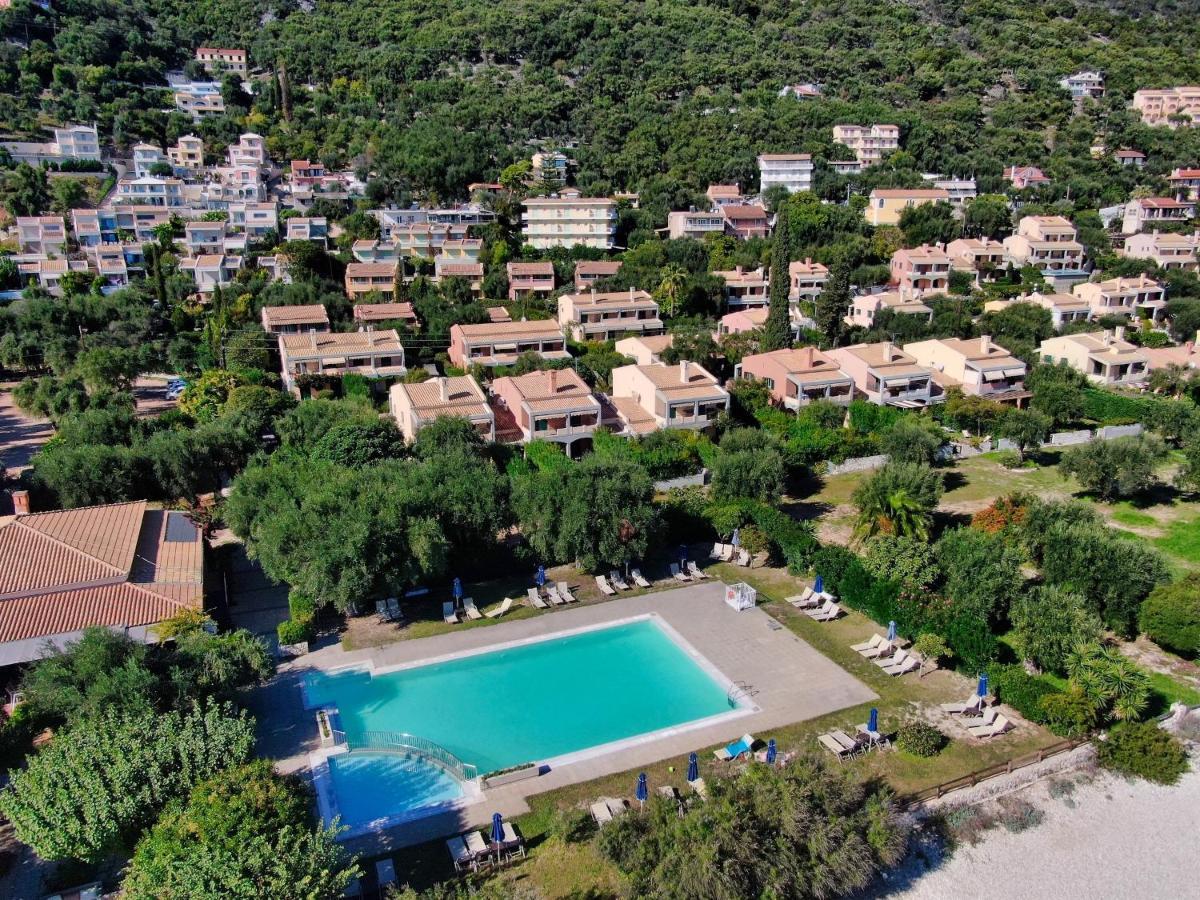 Pebbles And Sea At With Shared Pool Appartement Barbati